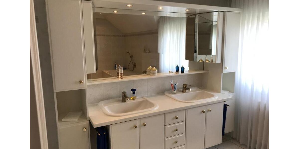 Dachgeschoßwohnung Verl - 3.5 Zimmer, 139 m&sup2;, 1.200&euro; | Angebot:25162081