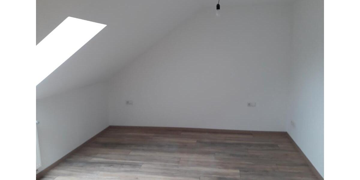 Dachgeschoßwohnung Bissingen - 2 Zimmer, 73 m&sup2;, 700&euro; | Angebot:26130331