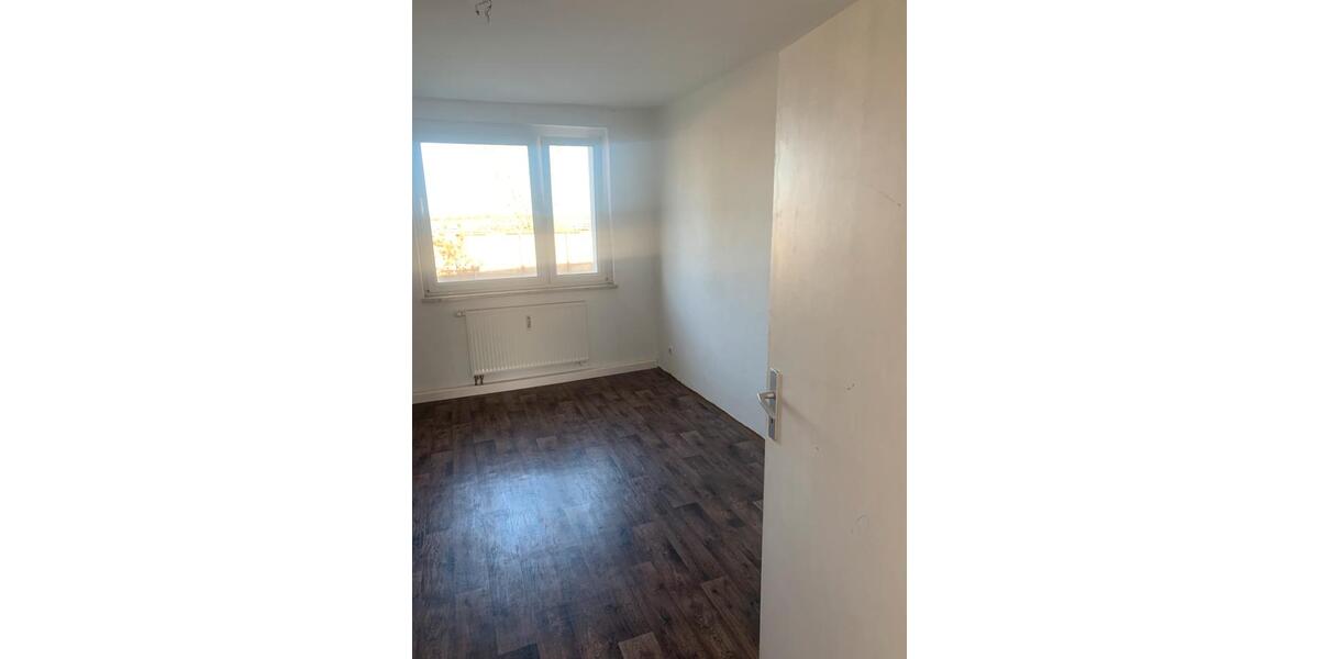 Erdgeschoßwohnung Gröditz - 3 Zimmer, 65 m&sup2;, 310&euro; | Angebot:18264373