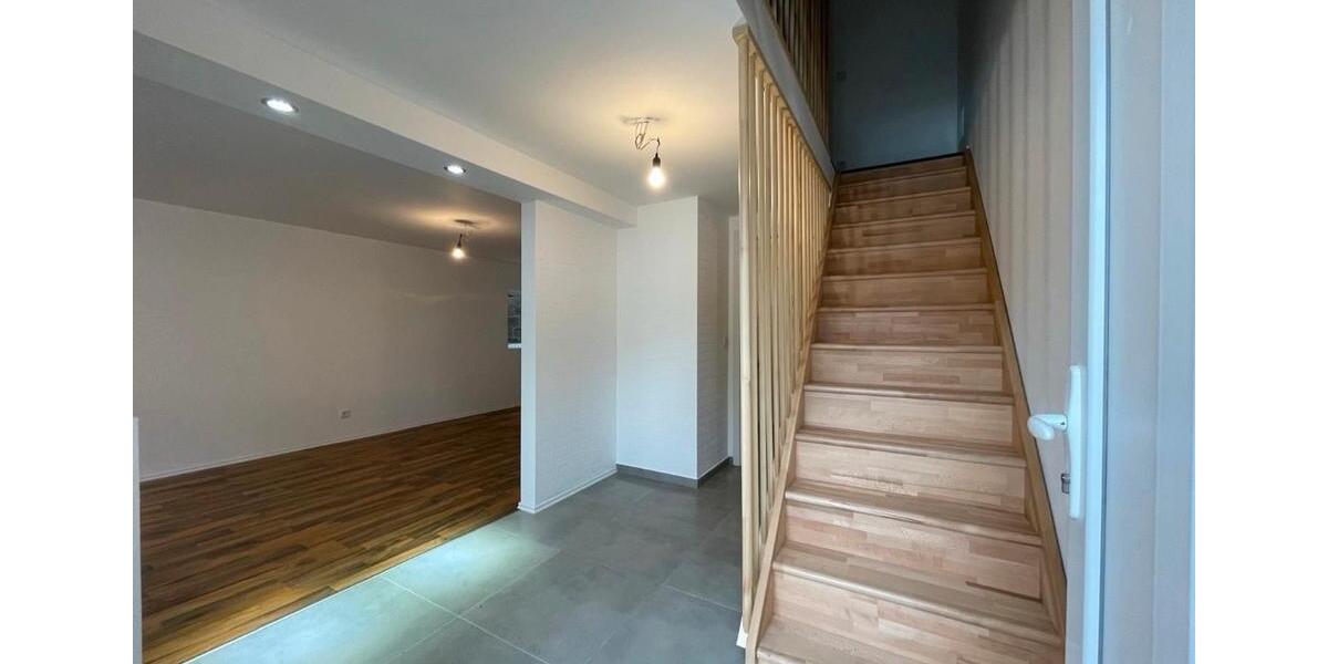 EFH, 5 ZKB , 140qm , 2 Bäder , 2 Parkplätze zu vermieten 2 zimmer