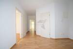 Geräumige, helle 4-Raum-Wohnung mit Balkon und Pkw-Stellplatz 4 zimmer