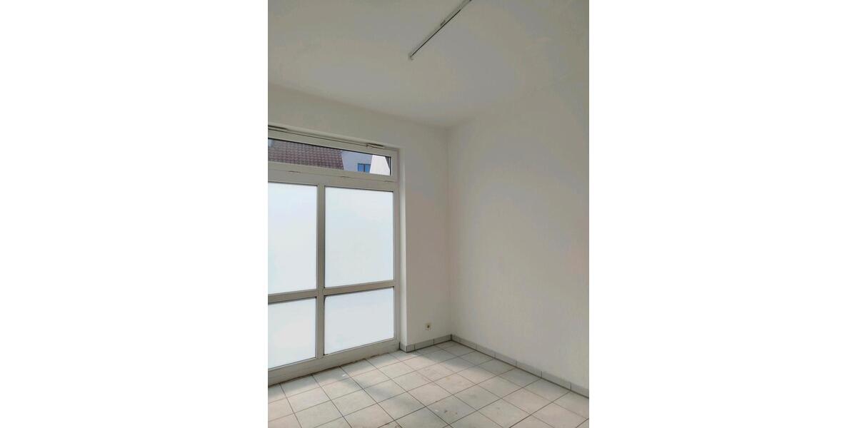 Gewerbeobjekt Herrenberg - 1.750&euro; | Angebot:26251003