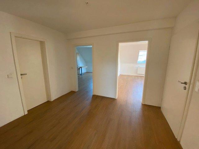 Etagenwohnung Bexbach - 4 Zimmer, 130 m&sup2;, 850&euro; | Angebot:26201227