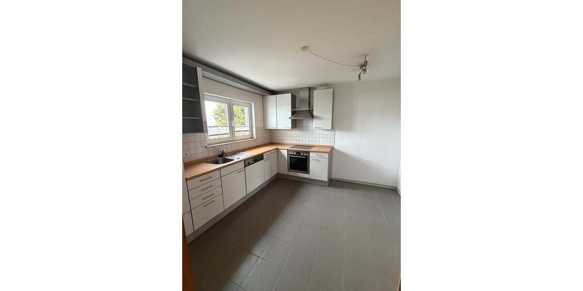 Doppelhaushälfte Bad Hersfeld - 7 Zimmer, 164 m&sup2;, 1.629&euro; | Angebot:25886917