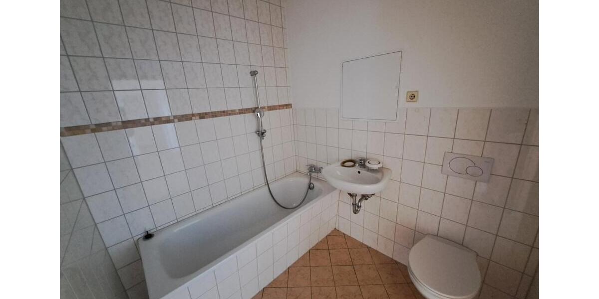 Etagenwohnung Löbau - 2 Zimmer, 56 m&sup2;, 317&euro; | Angebot:16399404