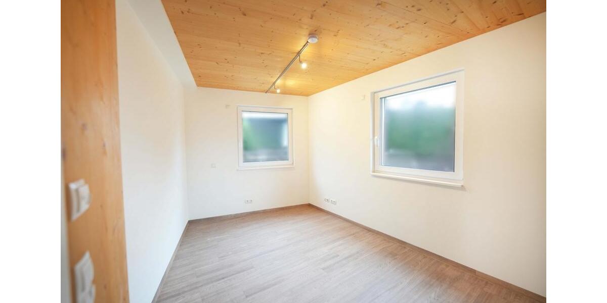 Etagenwohnung Ebersdorf bei Coburg - 4 Zimmer, 91 m&sup2;, 1.010&euro; | Angebot:26192999