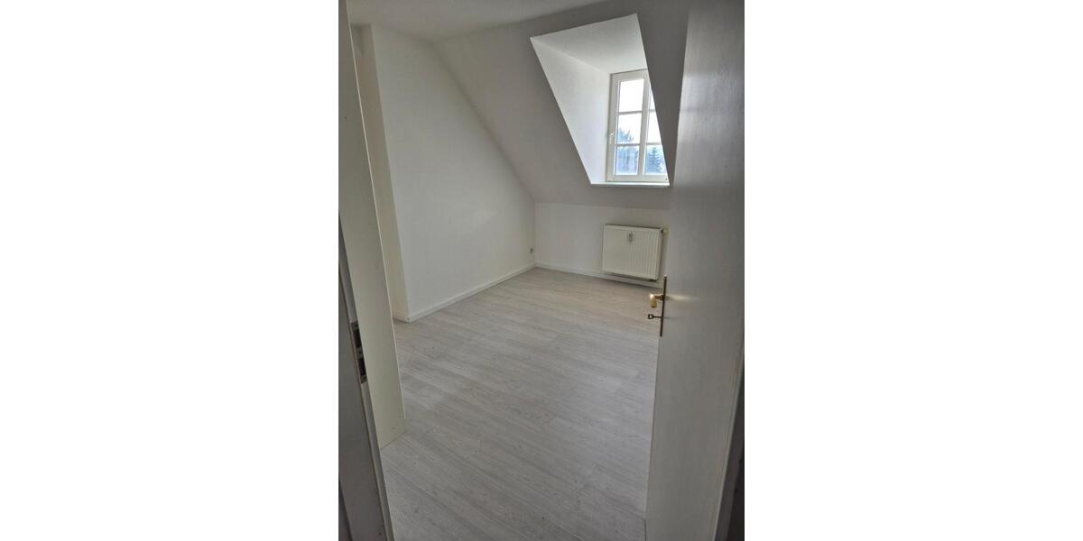 Dachgeschoßwohnung Halberstadt - 2 Zimmer, 65 m&sup2;, 430&euro; | Angebot:25648277