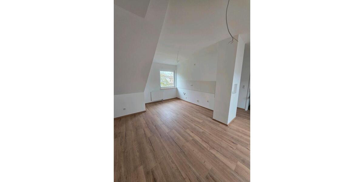 Dachgeschoßwohnung Bückeburg - 4 Zimmer, 76 m&sup2;, 975&euro; | Angebot:25909240