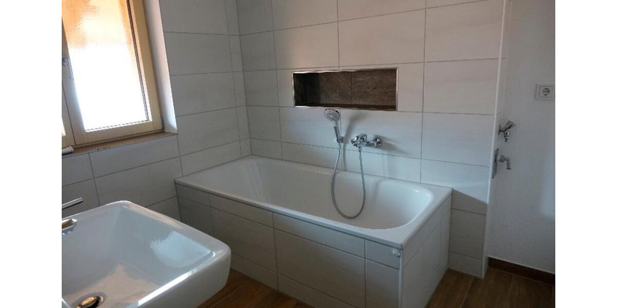 Doppelhaushälfte Antdorf - 8 Zimmer, 250 m&sup2;, 2.950&euro; | Angebot:25138617