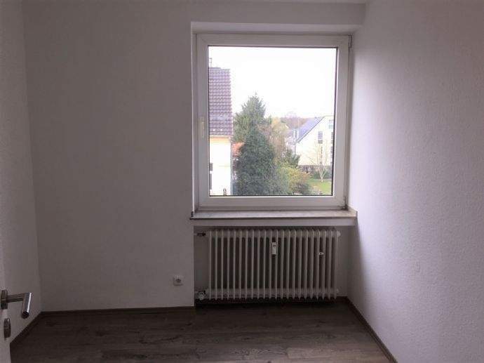 Etagenwohnung Köln Brück - 4 Zimmer, 85 m&sup2;, 895&euro; | Angebot:25245163