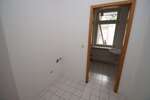 2-Zimmer-Whg im Erdgeschoß - separate Küche, Tageslichtbad mit Dusche, Laminat 2 zimmer