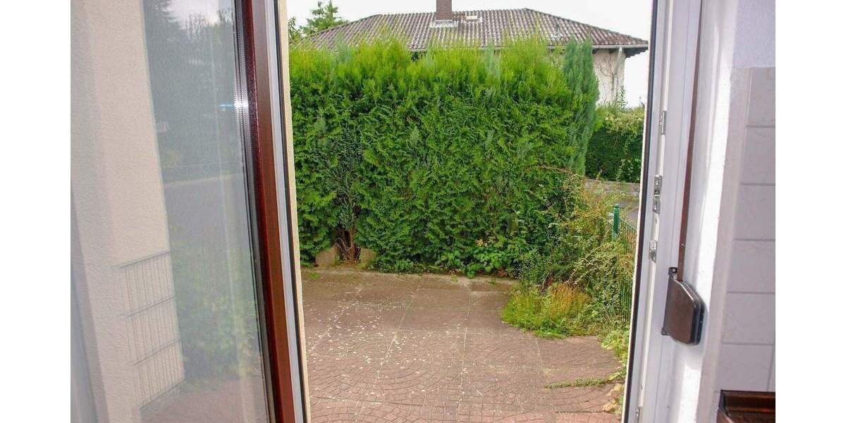 Gemütliche ca.100m² Erdgeschoss-Wohnung mit geschützter West-Terrasse 3 zimmer