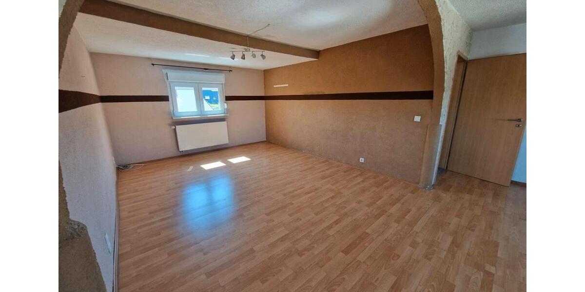 Etagenwohnung Bretten - 4 Zimmer, 95 m&sup2;, 950&euro; | Angebot:26677331