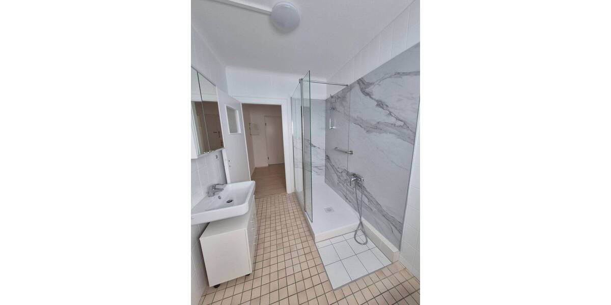 Etagenwohnung Saarbrücken St Johann - 3 Zimmer, 90 m&sup2;, 900&euro; | Angebot:26804247