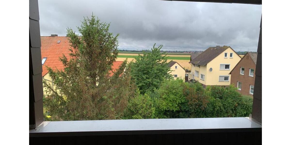 Helle, freundliche 4 Zi.DG-Whg m. Loggia, Garage u. Stellplatz 4 zimmer