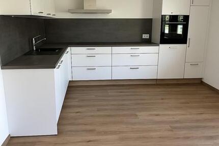 Bezug nach Kernsanierung mit Einbauküche, Terrasse und Garten 4 zimmer