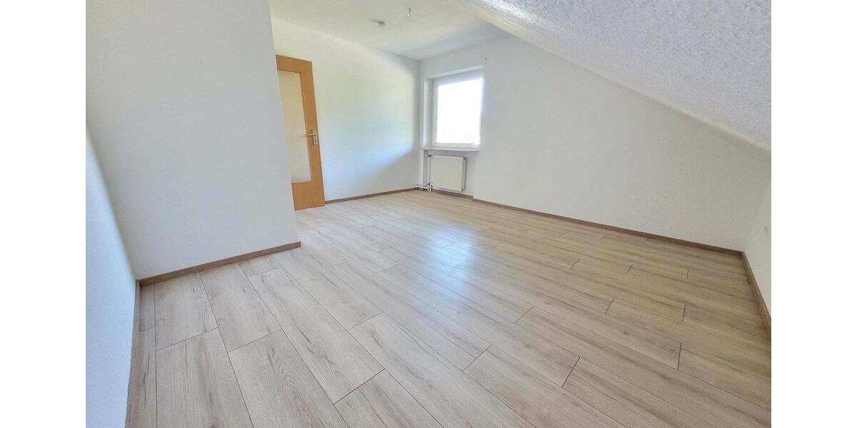 Dachgeschoßwohnung Frickingen - 4 Zimmer, 88 m&sup2;, 1.300&euro; | Angebot:26212062