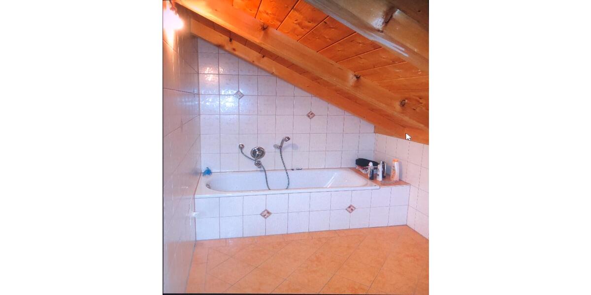 Dachgeschoßwohnung Bruckmühl - 2 Zimmer, 90 m&sup2;, 1.500&euro; | Angebot:25327227