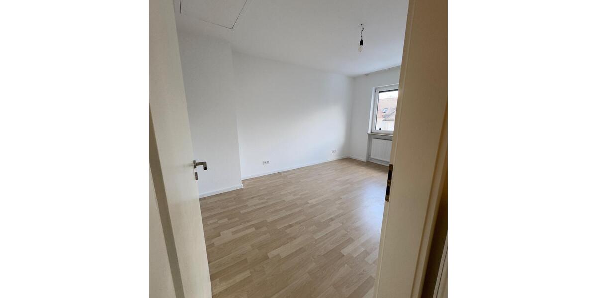 Dachgeschoßwohnung Langen (Hessen) - 3 Zimmer, 72 m&sup2;, 1.300&euro; | Angebot:24995845