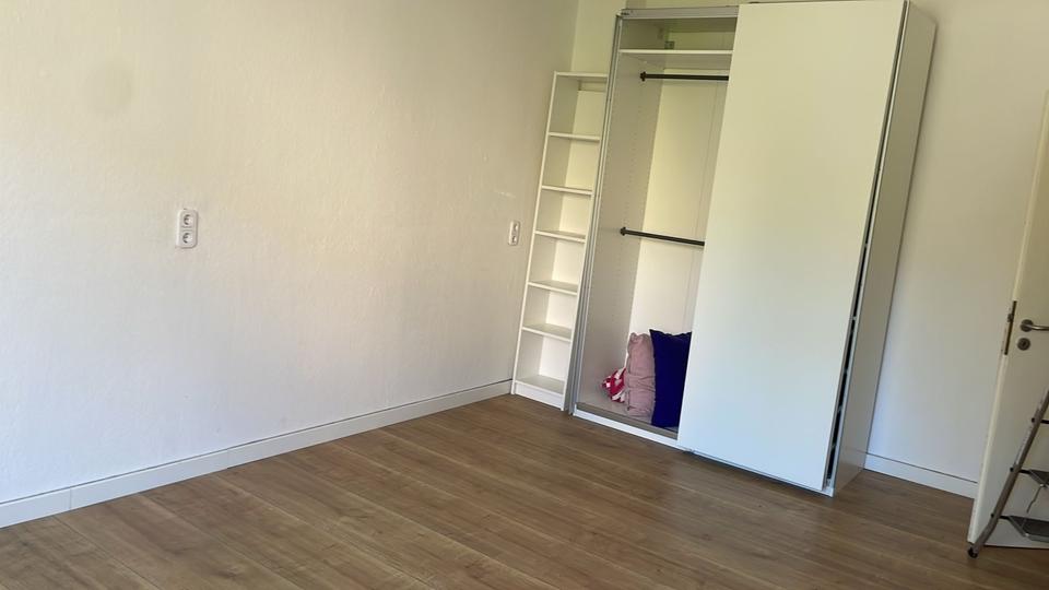 Etagenwohnung Kassel Südstadt - 4 Zimmer, 80 m&sup2;, 350&euro; | Angebot:26337439