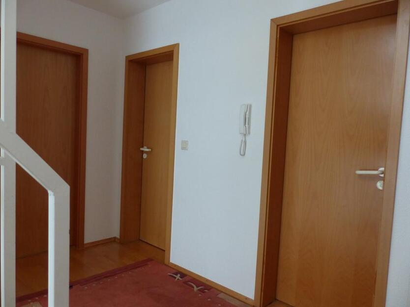 Ruhiges Einfamilienhaus in top Lage mit großem Garten und Garagen
