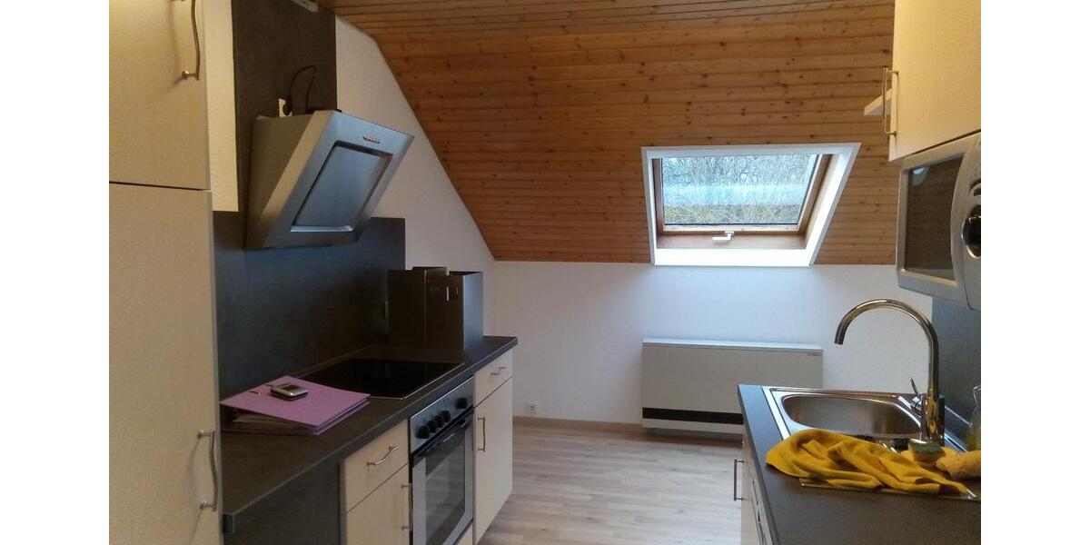 Dachgeschoßwohnung Sindelfingen Eichholz - 2 Zimmer, 43 m&sup2;, 600&euro; | Angebot:26588251