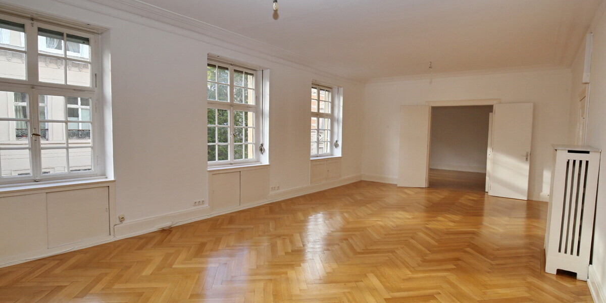 *** Altbauetage mit 210m² im Stadtzentrum *** 6 zimmer