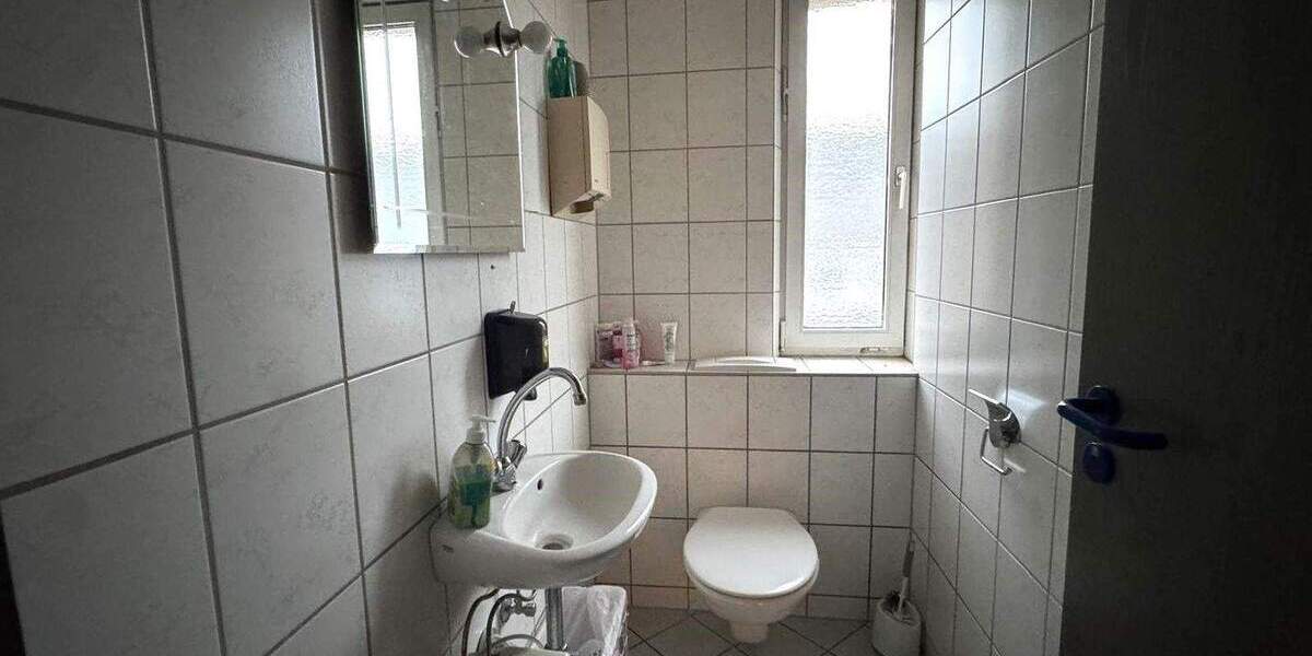 Gewerbeobjekt Bindlach - 8 Zimmer, 265 m&sup2;, 1.500&euro; | Angebot:24111993