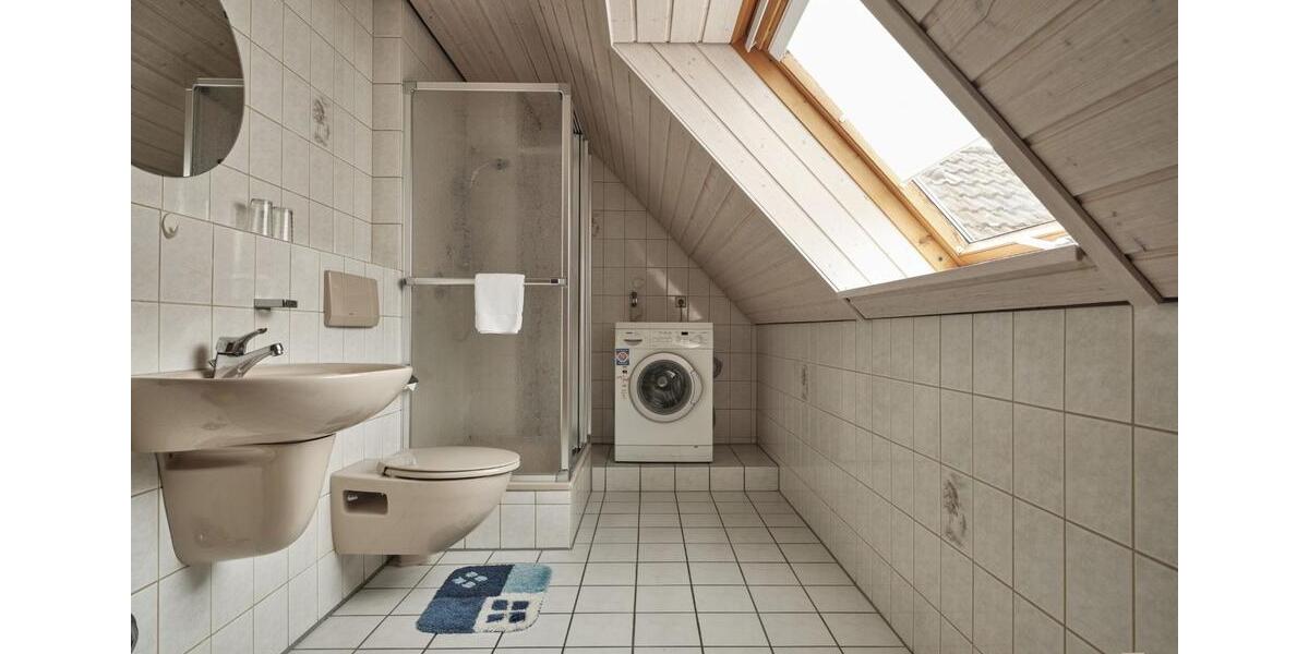 Möbilierte Penthousewohnung 100 qm auch als WG geeignet 2 zimmer