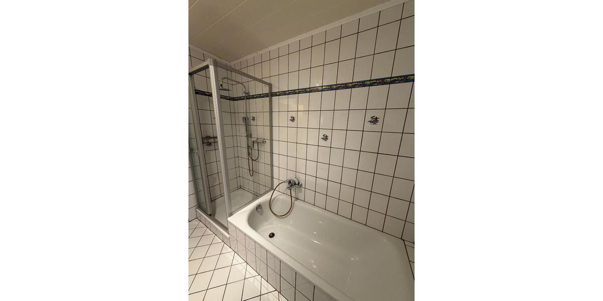 Dachgeschoßwohnung Püttlingen - 4 Zimmer, 75 m&sup2;, 690&euro; | Angebot:24476334