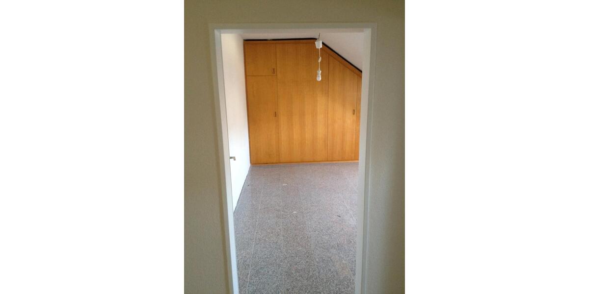 Dachgeschoßwohnung Ratingen - 2 Zimmer, 75 m&sup2;, 790&euro; | Angebot:26462870