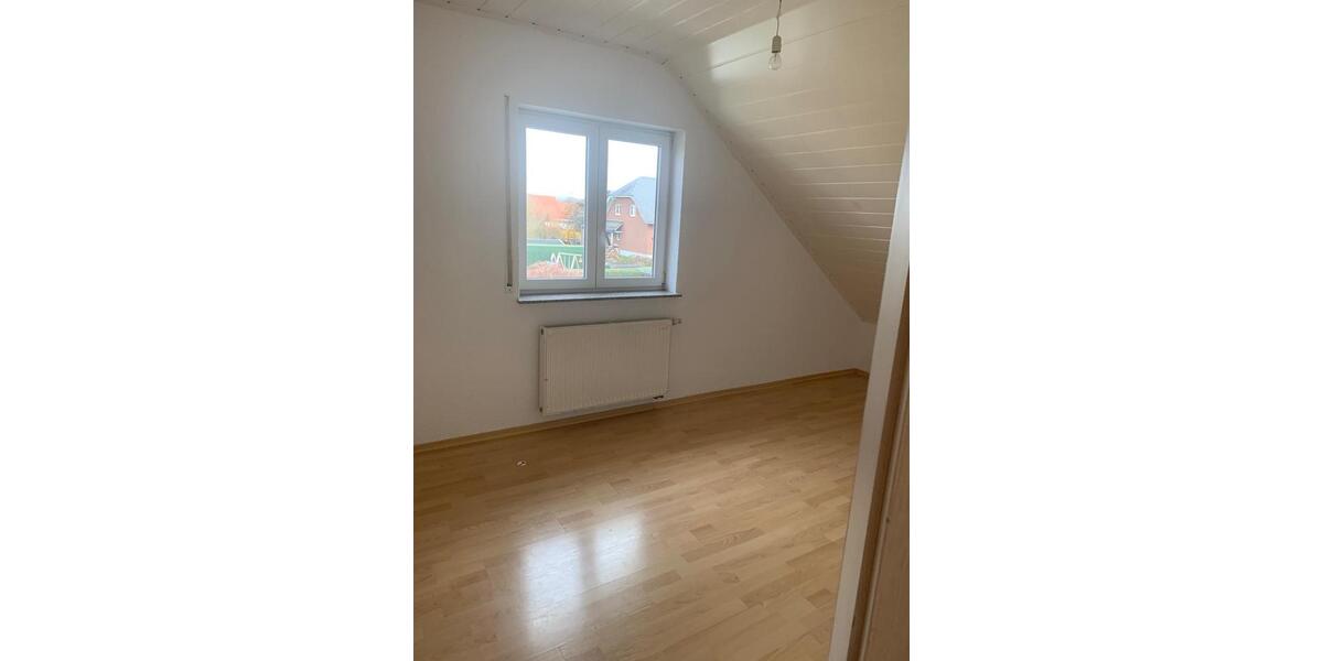 Dachgeschoßwohnung Limburg an der Lahn - 4 Zimmer, 94 m&sup2;, 1.000&euro; | Angebot:25285667