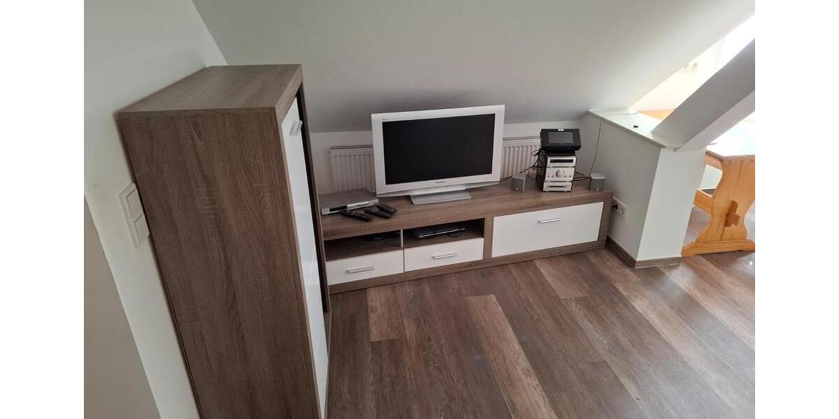 Dachgeschoßwohnung Friedewald - 1 Zimmer, 40 m&sup2;, 400&euro; | Angebot:26068072