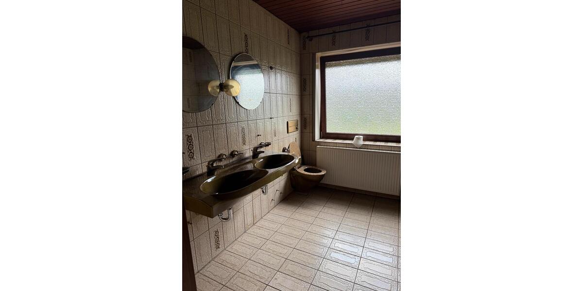 Erdgeschoßwohnung Idar-Oberstein Oberstein - 5 Zimmer, 165 m&sup2;, 1.200&euro; | Angebot:24444472