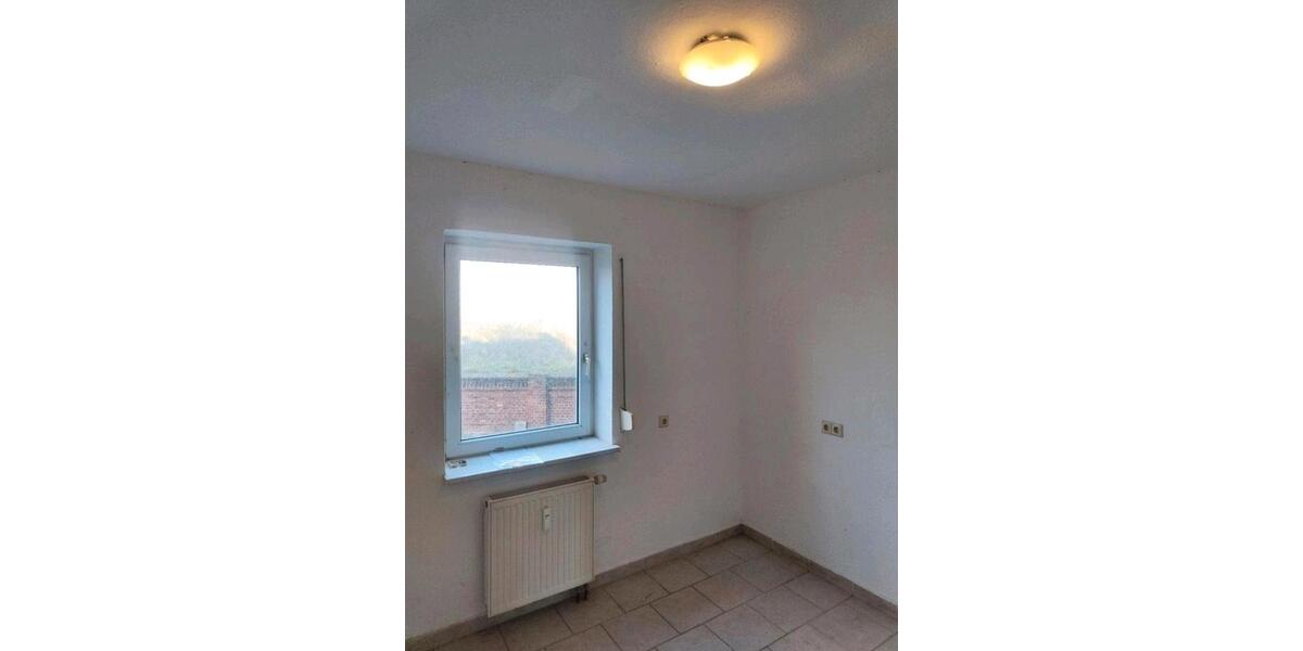 Erdgeschoßwohnung Staßfurt - 3 Zimmer, 60 m&sup2;, 350&euro; | Angebot:24531555