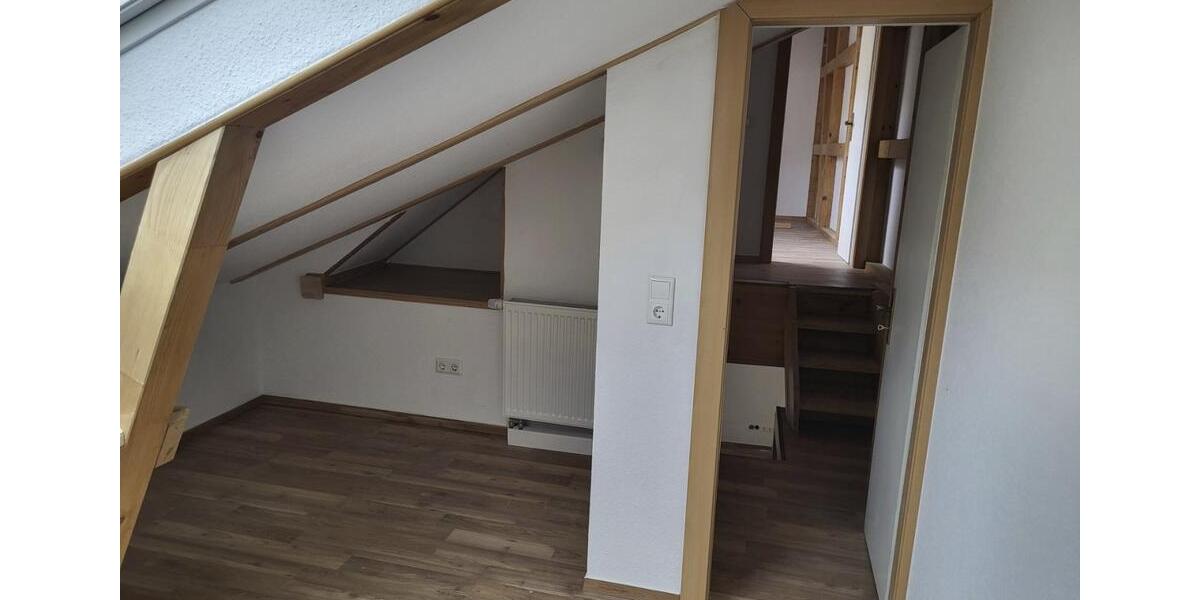 Etagenwohnung Eisenberg - 3 Zimmer, 46 m&sup2;, 350&euro; | Angebot:26531964