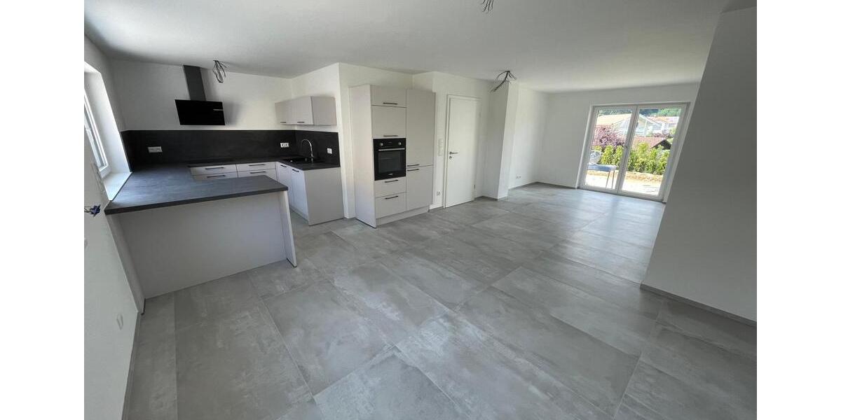 Doppelhaushälfte in ruhiger Lage mit Bergblick und Garten 4 zimmer