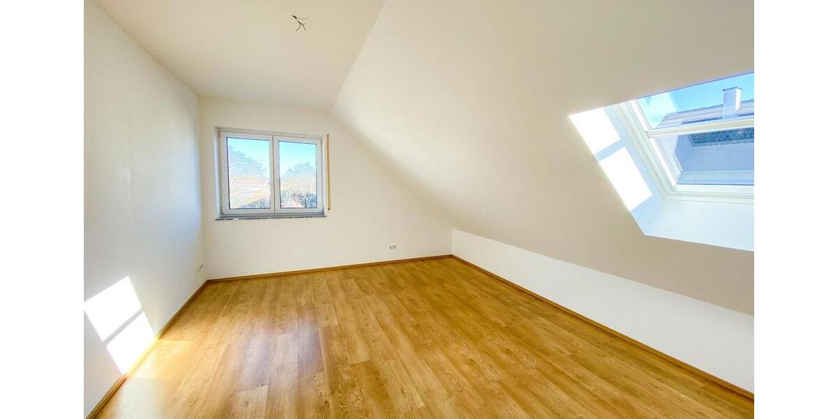 Dachgeschoßwohnung Vaihingen an der Enz - 3.5 Zimmer, 77 m&sup2;, 1.090&euro; | Angebot:26232780