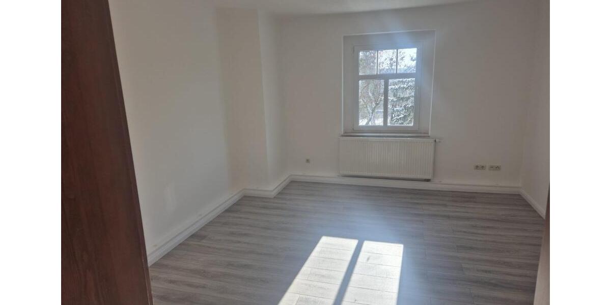 Dachgeschoßwohnung Bernsdorf - 3 Zimmer, 66 m&sup2;, 365&euro; | Angebot:25144274