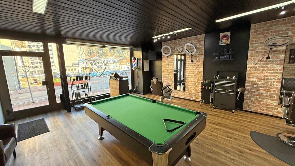 Zentrales Ladenlokal in St. Blasien mit großer Schaufensterfront zimmer