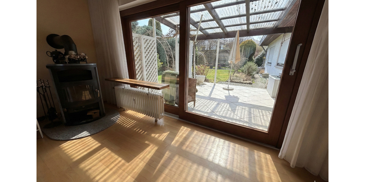 Erdgeschoßwohnung Berg - 8 Zimmer, 239 m&sup2;, 2.100&euro; | Angebot:24698260