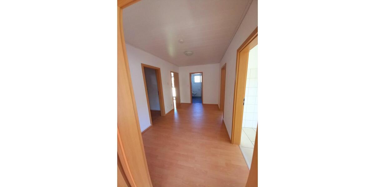 Dachgeschoßwohnung Netphen - 2 Zimmer, 68 m&sup2;, 633&euro; | Angebot:26619395