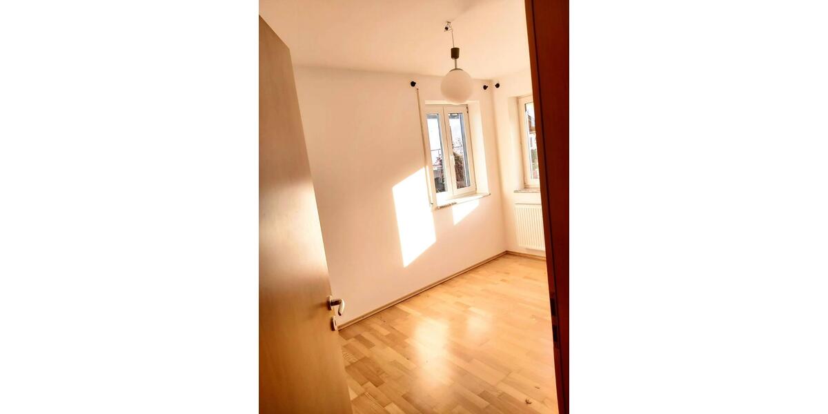 Etagenwohnung Freyung - 3 Zimmer, 74 m&sup2;, 660&euro; | Angebot:25327061