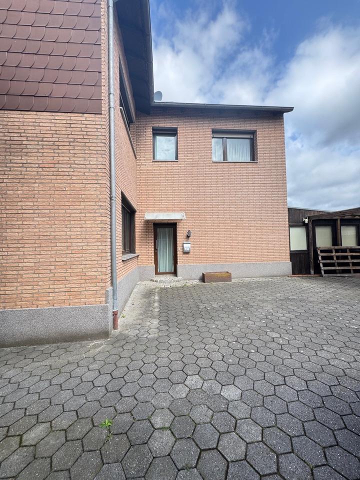 Erdgeschoßwohnung mit viel Potenzial und großem Garten
