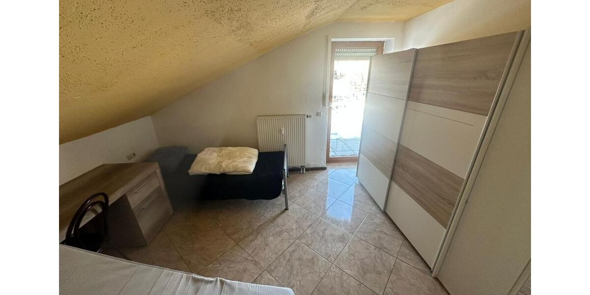 Mit Terrasse-helle, teilmöblierte 2,5-Zimmer Wohnung zu vermieten 2.5 zimmer