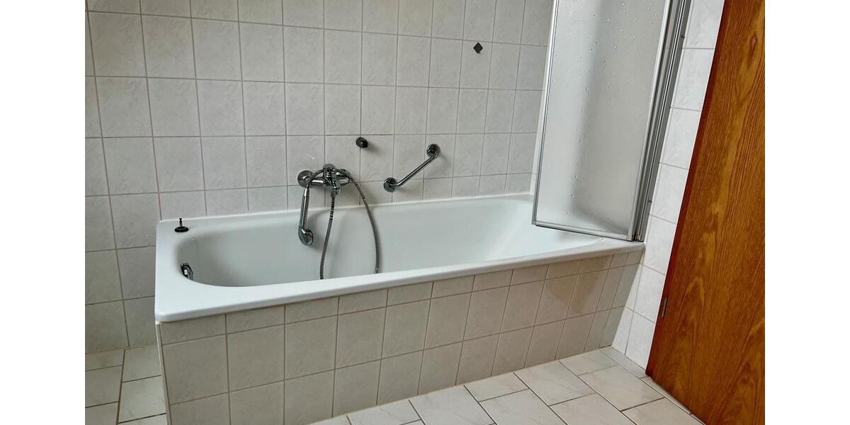 Etagenwohnung Oelsnitz (Vogtland) - 2 Zimmer, 51 m&sup2;, 278&euro; | Angebot:24754207