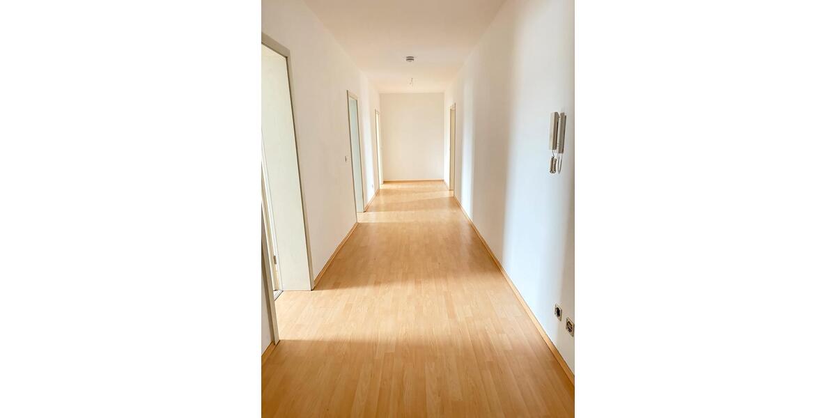 Dachgeschoßwohnung Sangerhausen - 2 Zimmer, 88 m&sup2;, 530&euro; | Angebot:23873326