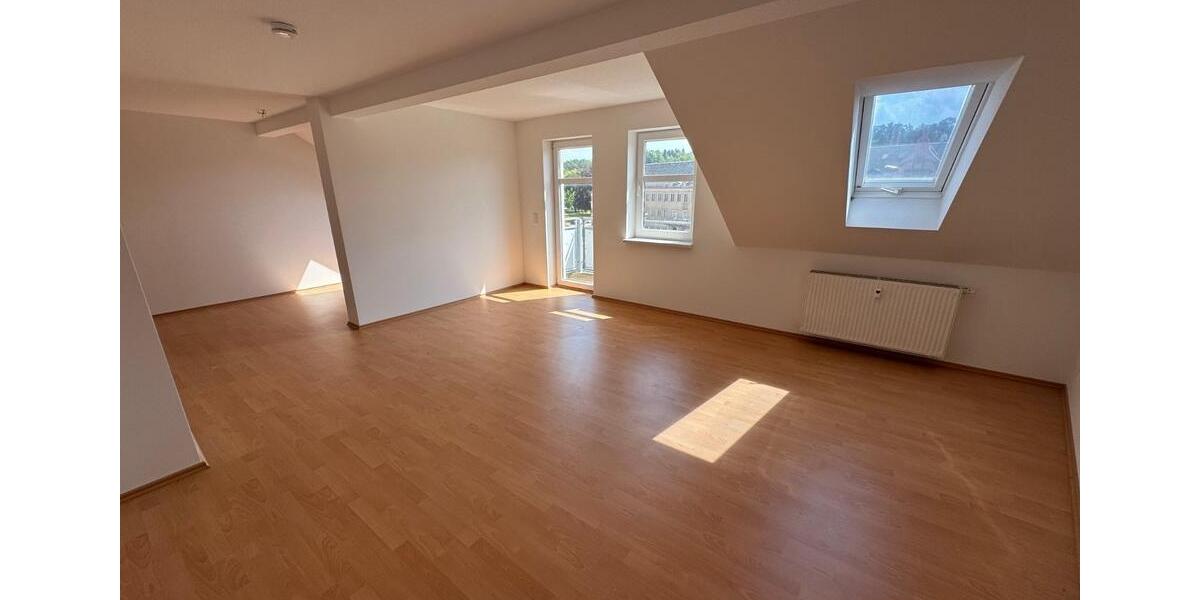 Dachgeschoßwohnung Döbeln - 2 Zimmer, 68 m&sup2;, 311&euro; | Angebot:22006596