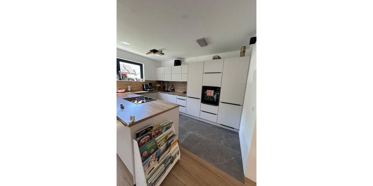 Einfamilienhaus Sankt Katharinen (Landkreis Neuwied) - 7 Zimmer, 180 m&sup2;, 2.950&euro; | Angebot:26806002