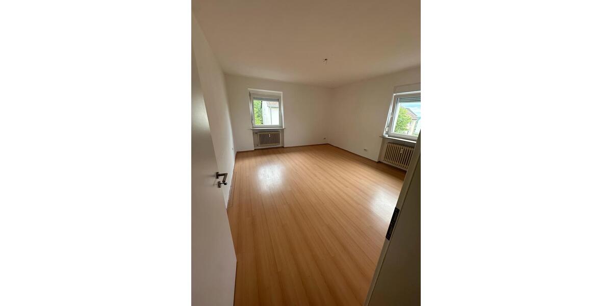 Etagenwohnung Völklingen - 4 Zimmer, 120 m&sup2;, 800&euro; | Angebot:26449159